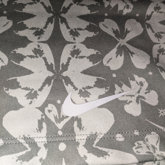 Nwts Women's Nike training dri-fit green butterfly bike shorts - Picture 15 of 16